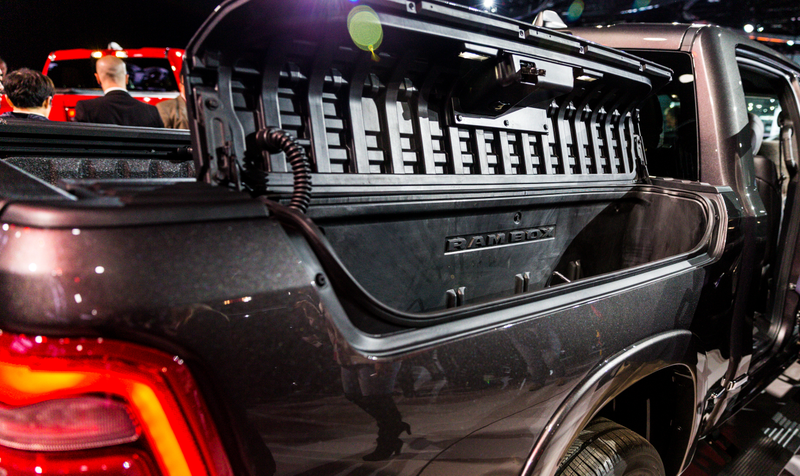 Illustration for article titled The 2019 Ram 1500 Gets Hybrid Tech And An Insane 12-Inch Touchscreen